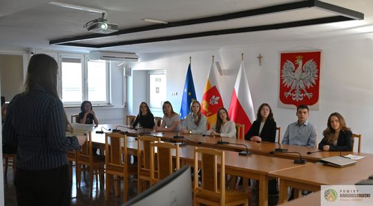 Pow. krasnostawski. Młodzież mówi o presji internetu. Spotkanie z laureatką Olimpiady Zdrowia PCK [GALERIA ZDJĘĆ]