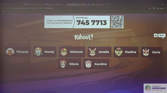 Pow. krasnostawski. Młodzież mówi o presji internetu. Spotkanie z laureatką Olimpiady Zdrowia PCK [GALERIA ZDJĘĆ]