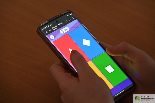 Pow. krasnostawski. Młodzież mówi o presji internetu. Spotkanie z laureatką Olimpiady Zdrowia PCK [GALERIA ZDJĘĆ]