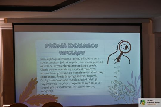 Pow. krasnostawski. Młodzież mówi o presji internetu. Spotkanie z laureatką Olimpiady Zdrowia PCK [GALERIA ZDJĘĆ]