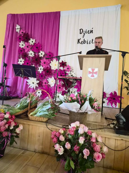 Gm. Izbica. Medale dla mieszkanek aktywnie wspierających gminę [GALERIA ZDJĘĆ]