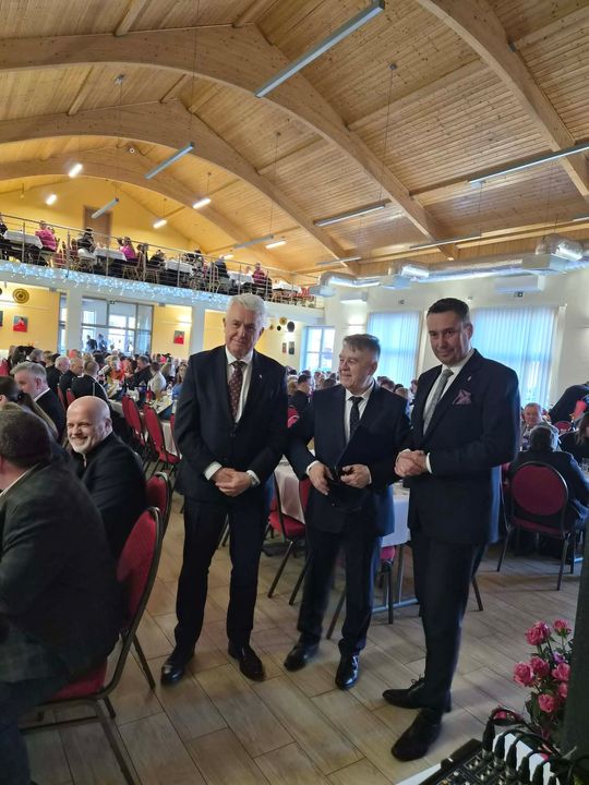 Gm. Izbica. Medale dla mieszkanek aktywnie wspierających gminę [GALERIA ZDJĘĆ]