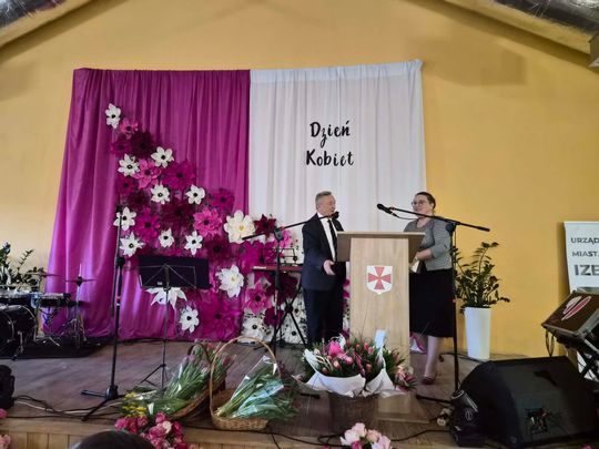 Gm. Izbica. Medale dla mieszkanek aktywnie wspierających gminę [GALERIA ZDJĘĆ]