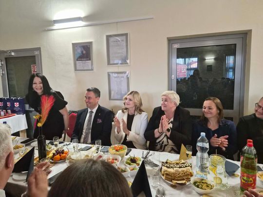 Gm. Izbica. Medale dla mieszkanek aktywnie wspierających gminę [GALERIA ZDJĘĆ]