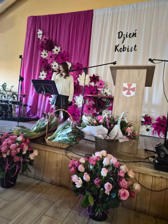 Gm. Izbica. Medale dla mieszkanek aktywnie wspierających gminę [GALERIA ZDJĘĆ]