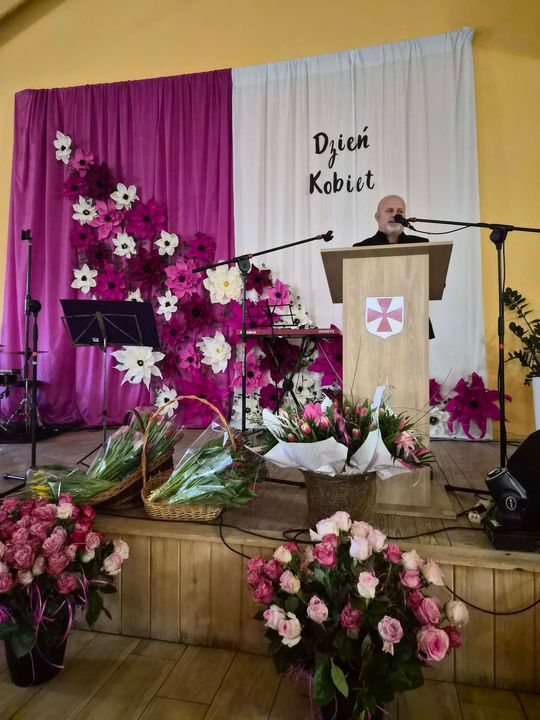 Gm. Izbica. Medale dla mieszkanek aktywnie wspierających gminę [GALERIA ZDJĘĆ]