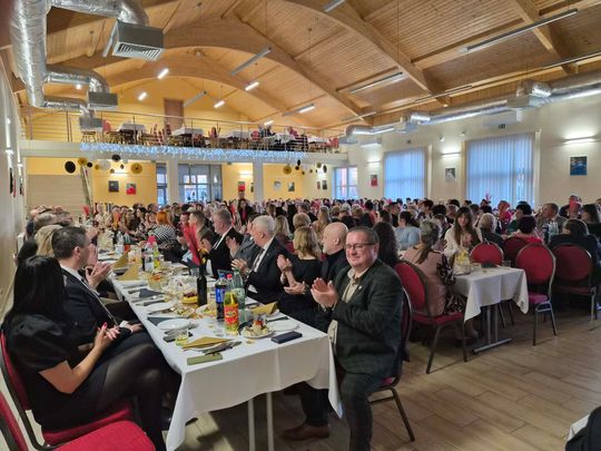 Gm. Izbica. Medale dla mieszkanek aktywnie wspierających gminę [GALERIA ZDJĘĆ]