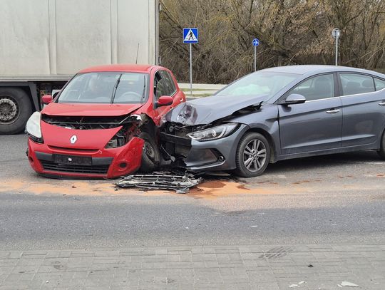 Z OSTATNIEJ CHWILI: Zdarzenie drogowe na Alei Przyjaźni w Chełmie [ZDJĘCIA]