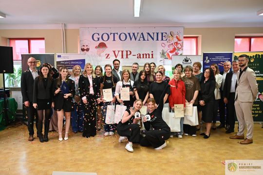 Krasnystaw. „Gotowanie z VIP-ami”. Kulinarna rywalizacja [GALERIA ZDJĘĆ]