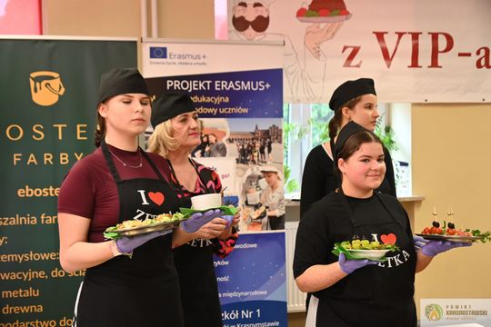 Krasnystaw. „Gotowanie z VIP-ami”. Kulinarna rywalizacja [GALERIA ZDJĘĆ]