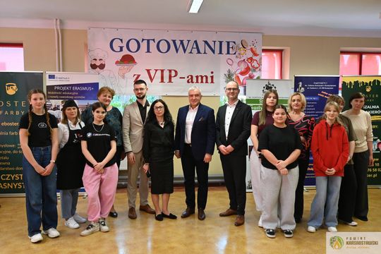 Krasnystaw. „Gotowanie z VIP-ami”. Kulinarna rywalizacja [GALERIA ZDJĘĆ]
