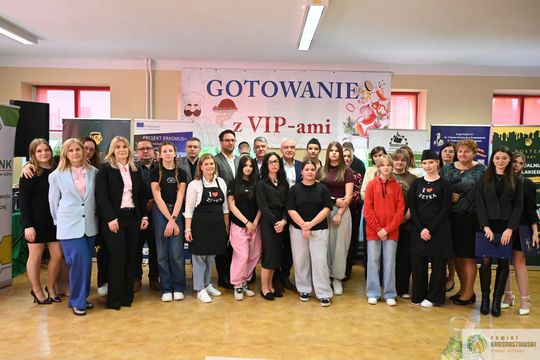 Krasnystaw. „Gotowanie z VIP-ami”. Kulinarna rywalizacja [GALERIA ZDJĘĆ]