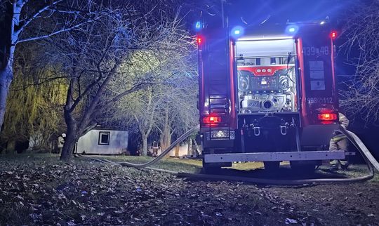 Gm. Rudnik. Pożar domu w Płonce Poleśnej. Jedna osoba trafiła do szpitala [GALERIA ZDJĘĆ] 