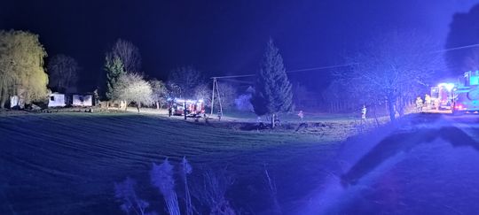 Gm. Rudnik. Pożar domu w Płonce Poleśnej. Jedna osoba trafiła do szpitala [GALERIA ZDJĘĆ] 