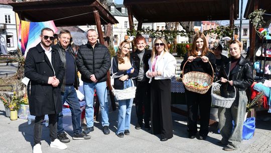 Krasnostawski Jarmark Wielkanocny. Tłumy na Rynku Miejskim [GALERIA ZDJĘĆ]