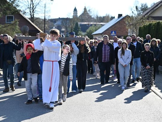 Droga Krzyżowa parafii pw. św. Ludwika przeszła ulicami Włodawy [GALERIA ZDJĘĆ]