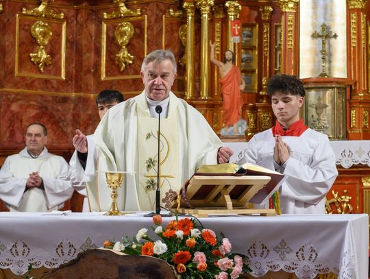 Niedziela Zmartwychwstania Pańskiego w Parafii Św. Franciszka Ksawerego w Krasnymstawie [GARLERIA ZDJĘĆ]
