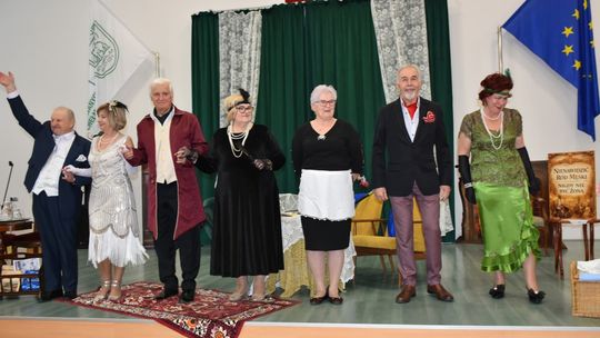 Premiera spektaklu komediowego pt. "Śluby panieńskie" w wykonaniu aktorów Teatru Miniatur UTW [GALERIA ZDJĘĆ]