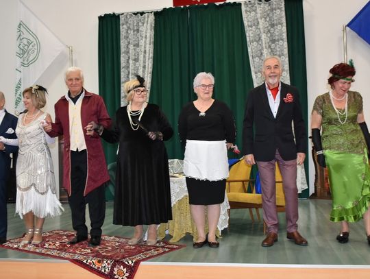 Premiera spektaklu komediowego pt. "Śluby panieńskie" w wykonaniu aktorów Teatru Miniatur UTW [GALERIA ZDJĘĆ]