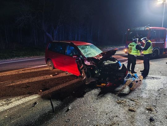 Wypadek w Łopienniku Górnym. Ciągnik zderzył się z osobówką. Ruch utrudniony [ZDJĘCIA]