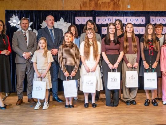 XII Powiatowy Konkurs Piosenki Europejskiej w Szkole Podstawowej w Wyrykach [GALERIA ZDJĘĆ]