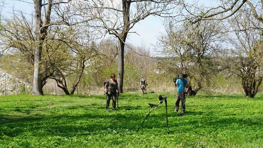 Pierwszy etap badań archeologicznych na zamku w Krupem rozpoczęty, ale to dopiero początek dłuższej drogi... [GALERIA ZDJĘĆ]