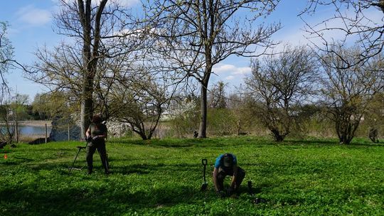 Pierwszy etap badań archeologicznych na zamku w Krupem rozpoczęty, ale to dopiero początek dłuższej drogi... [GALERIA ZDJĘĆ]