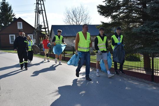 Gm. Fajsławice. „Z czystej Woli” – gdy wieś sprząta razem, zmienia się coś więcej niż krajobraz [GALERIA ZDJĘĆ] 