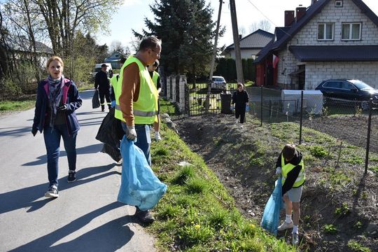 Gm. Fajsławice. „Z czystej Woli” – gdy wieś sprząta razem, zmienia się coś więcej niż krajobraz [GALERIA ZDJĘĆ] 