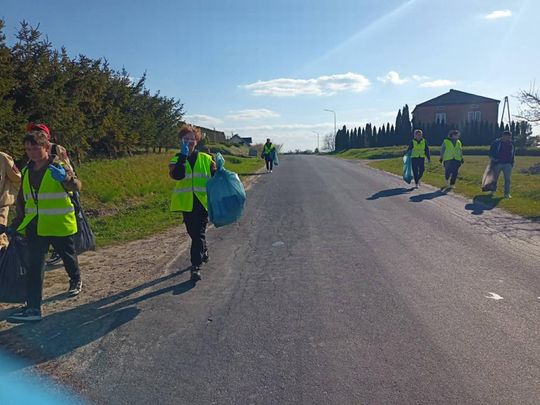 Gm. Fajsławice. „Z czystej Woli” – gdy wieś sprząta razem, zmienia się coś więcej niż krajobraz [GALERIA ZDJĘĆ] 