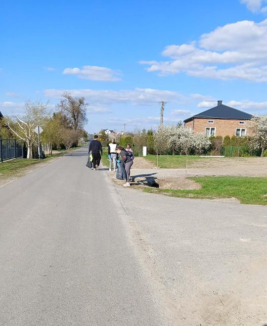 Gm. Fajsławice. „Z czystej Woli” – gdy wieś sprząta razem, zmienia się coś więcej niż krajobraz [GALERIA ZDJĘĆ] 