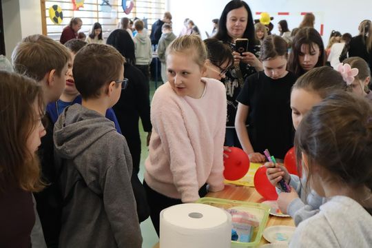 Gm. Sawin. Piknik pod hasłem „Dzień Naukowca w Bukowie Wielkiej – Barwy Nauki” za nami [GALERIA ZDJĘĆ]