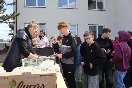 Gm. Sawin. Piknik pod hasłem „Dzień Naukowca w Bukowie Wielkiej – Barwy Nauki” za nami [GALERIA ZDJĘĆ]