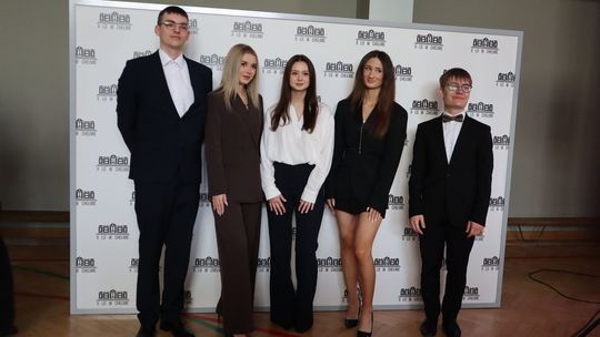 Zakończenie roku szkolnego klas maturalnych w II Liceum Ogólnokształcącym w Chełmie [GALERIA ZDJĘĆ]