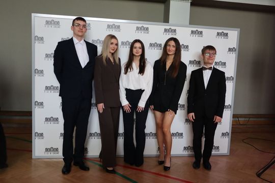 Zakończenie roku szkolnego klas maturalnych w II Liceum Ogólnokształcącym w Chełmie [GALERIA ZDJĘĆ]