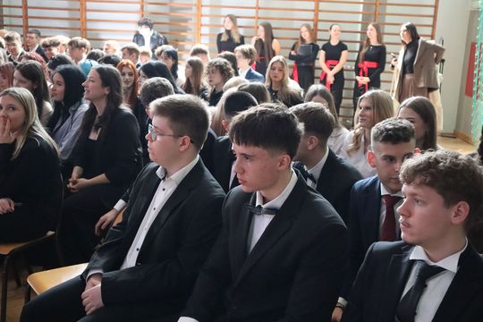 Zakończenie roku szkolnego klas maturalnych w II Liceum Ogólnokształcącym w Chełmie [GALERIA ZDJĘĆ]