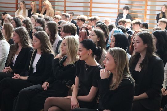 Zakończenie roku szkolnego klas maturalnych w II Liceum Ogólnokształcącym w Chełmie [GALERIA ZDJĘĆ]
