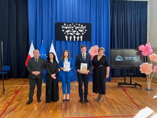 Zakończenie roku klas maturalnych w szkołach powiatu krasnostawskiego. Najlepsi uczniowie wyróżnieni [GALERIA ZDJĘĆ]
