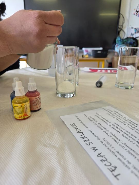 Gm. Sawin. Odkrywanie świata zaczyna się od pytania. Warsztaty „Odkryjmy to!” w Bukowie Wielkiej [GALERIA ZDJĘĆ] 