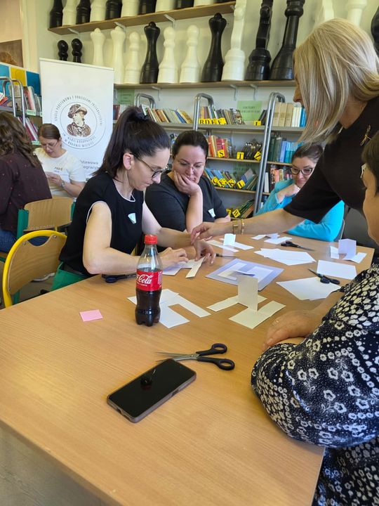 Gm. Sawin. Odkrywanie świata zaczyna się od pytania. Warsztaty „Odkryjmy to!” w Bukowie Wielkiej [GALERIA ZDJĘĆ] 