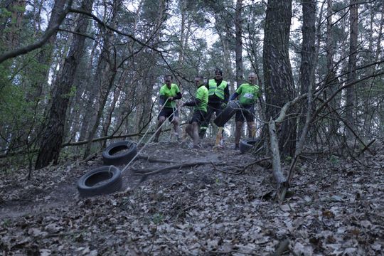 Pow. krasnostawski. Firerun Team Challenge 2026 w Krasnymstawie. Strażacy i pasjonaci rywalizowali na wymagającej trasie