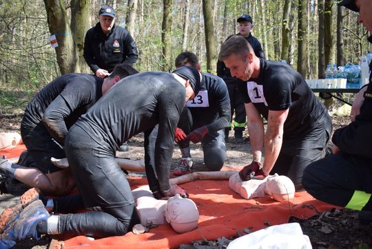 Pow. krasnostawski. Firerun Team Challenge 2026 w Krasnymstawie. Strażacy i pasjonaci rywalizowali na wymagającej trasie