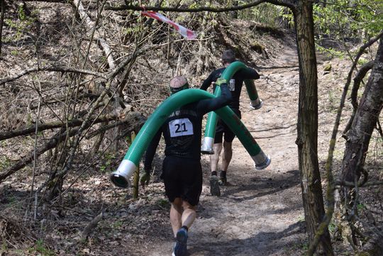 Pow. krasnostawski. Firerun Team Challenge 2026 w Krasnymstawie. Strażacy i pasjonaci rywalizowali na wymagającej trasie