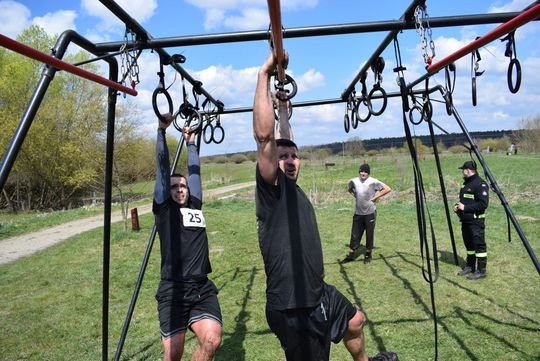 Pow. krasnostawski. Firerun Team Challenge 2026 w Krasnymstawie. Strażacy i pasjonaci rywalizowali na wymagającej trasie