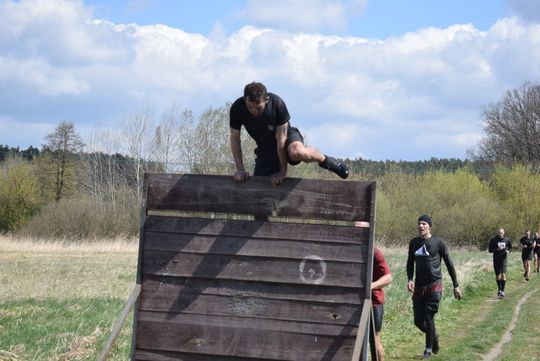 Pow. krasnostawski. Firerun Team Challenge 2026 w Krasnymstawie. Strażacy i pasjonaci rywalizowali na wymagającej trasie