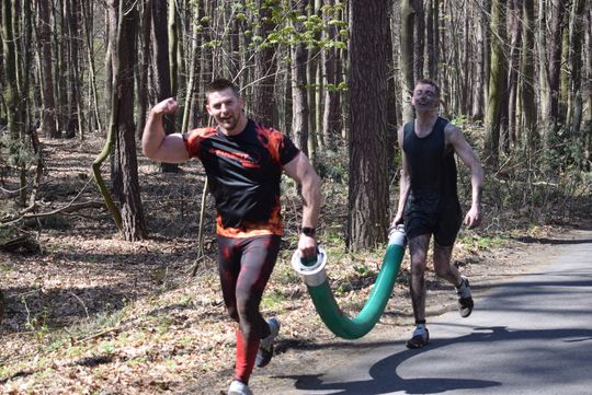 Pow. krasnostawski. Firerun Team Challenge 2026 w Krasnymstawie. Strażacy i pasjonaci rywalizowali na wymagającej trasie