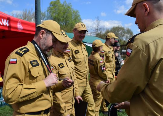 Pow. krasnostawski. Firerun Team Challenge 2026 w Krasnymstawie. Strażacy i pasjonaci rywalizowali na wymagającej trasie