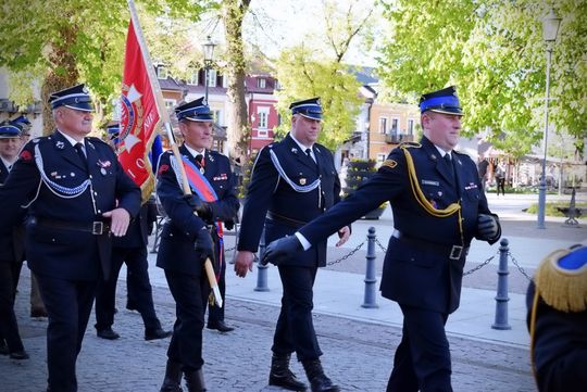 Strażacy świętowali w Krasnymstawie. Była modlitwa, podziękowania i poświęcenie wozów [GALERIA ZDJĘĆ]