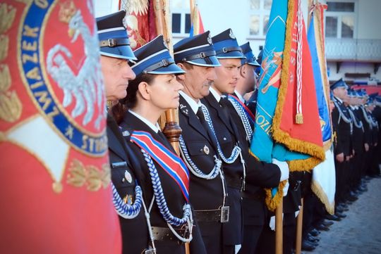 Strażacy świętowali w Krasnymstawie. Była modlitwa, podziękowania i poświęcenie wozów [GALERIA ZDJĘĆ]