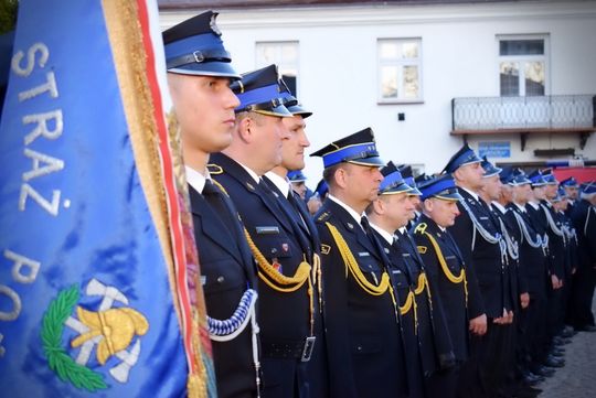 Strażacy świętowali w Krasnymstawie. Była modlitwa, podziękowania i poświęcenie wozów [GALERIA ZDJĘĆ]